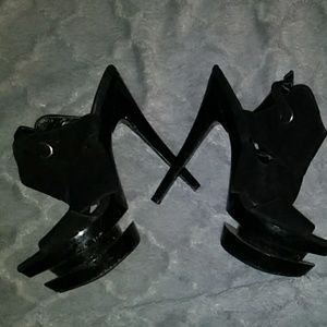 Jessica Simpson high heels